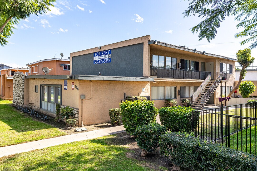 134 E. Wakefield Ave. in Anaheim, CA - Building Photo