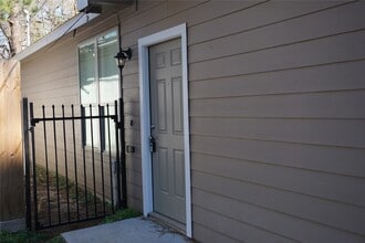 12043 Nelwood St in Willis, TX - Building Photo - Building Photo