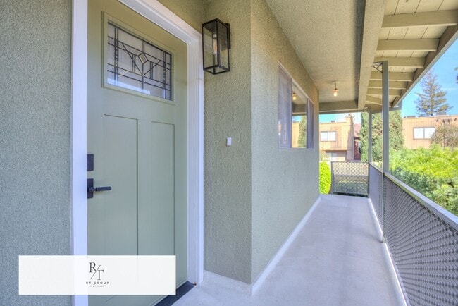 1032 S Golden W Ave in Arcadia, CA - Building Photo - Building Photo