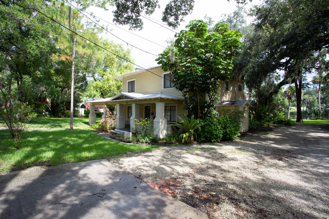 Hollywood Apartments in Tampa, FL - Building Photo - Building Photo