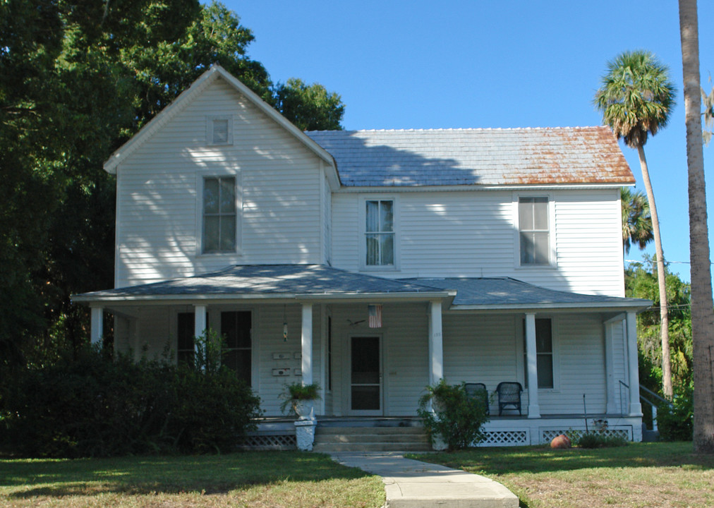 135 W Ohio Ave in DeLand, FL - Foto de edificio