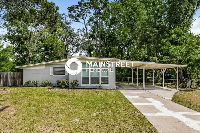 6703 Cherbourg Ave N in Jacksonville, FL - Building Photo
