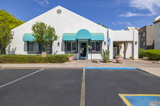 Galleria Apartments in Glendale, AZ - Building Photo - Building Photo