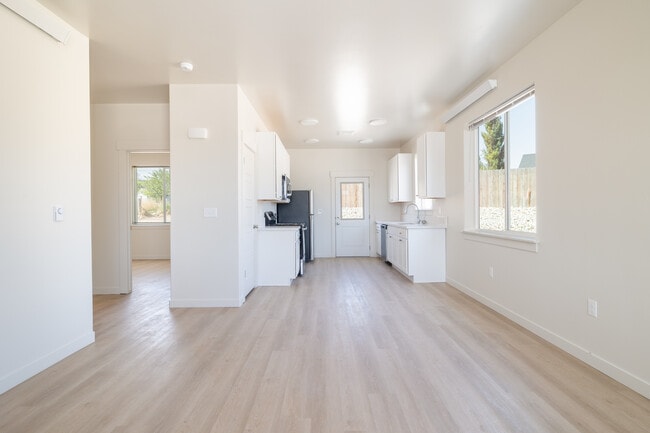 Twin Falls Harrison in Twin Falls, ID - Building Photo - Building Photo