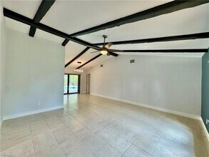 5580 Cynthia Ln, Unit A236 in Naples, FL - Building Photo - Building Photo