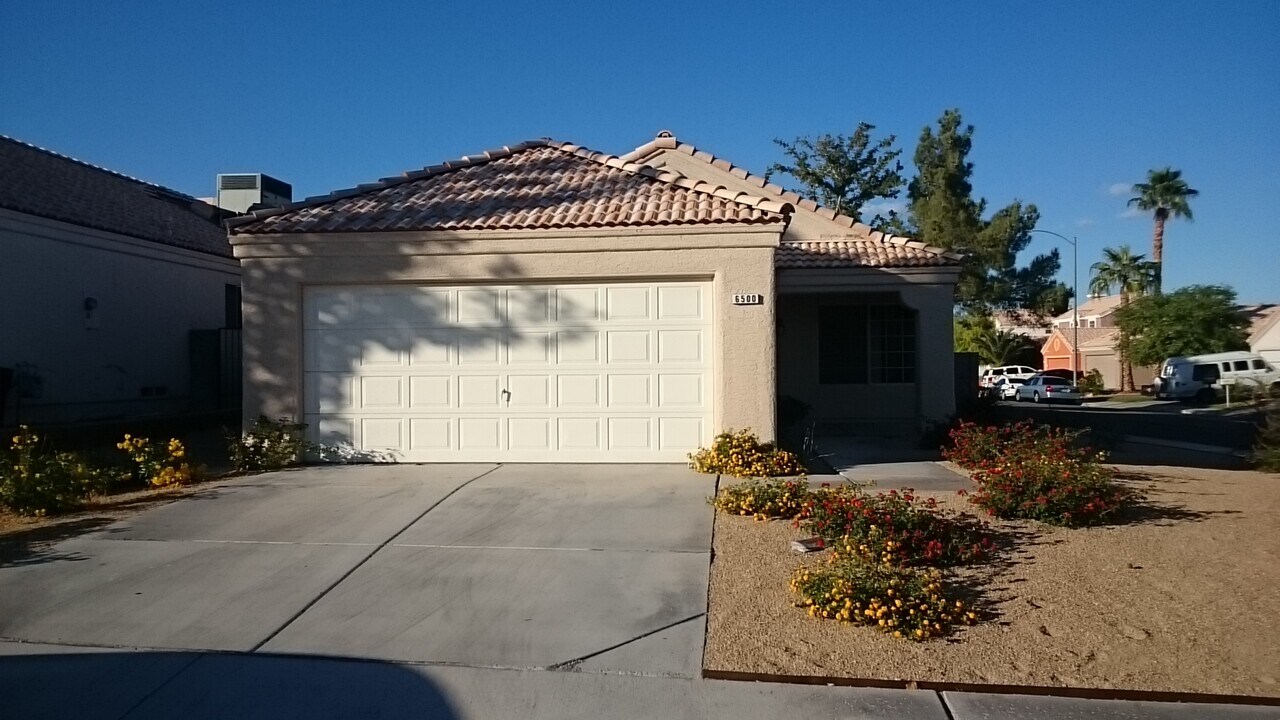 6500 Fresh Meadows Ln in Las Vegas, NV - Building Photo
