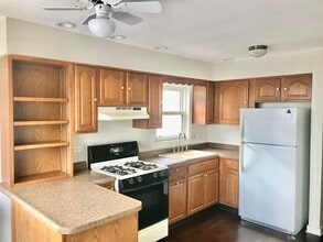 5735 S Meade Ave, Unit 1 in Chicago, IL - Building Photo - Building Photo