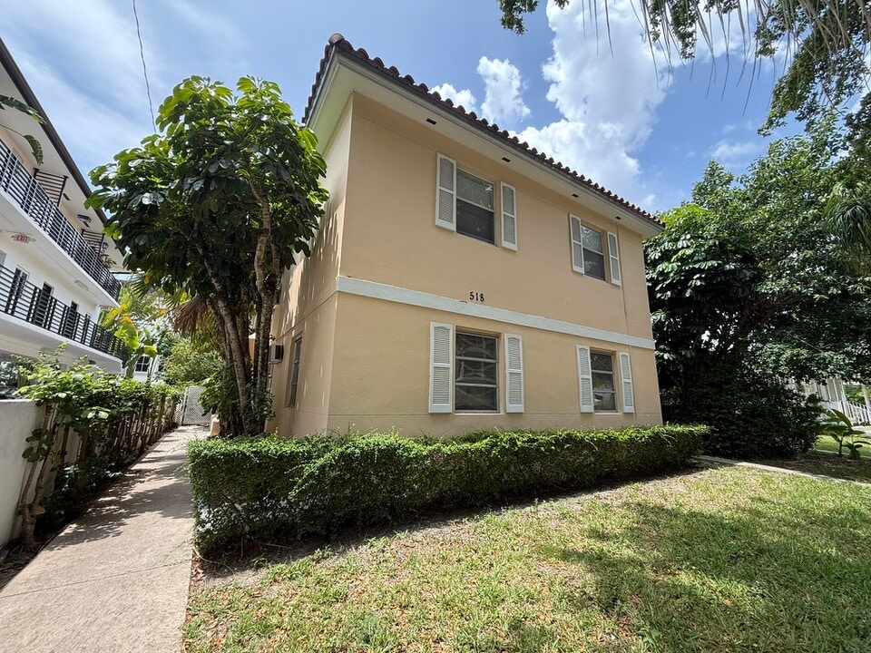 518 Santander Ave, Unit Unit 3 in Coral Gables, FL - Building Photo