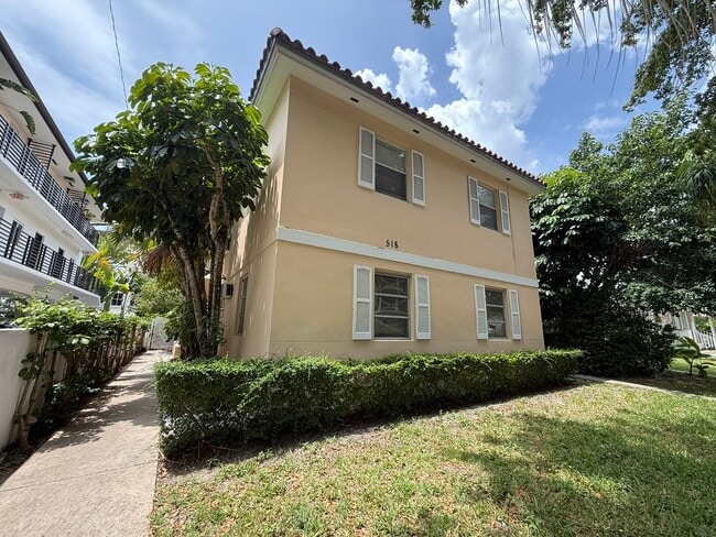 518 Santander Ave, Unit 3