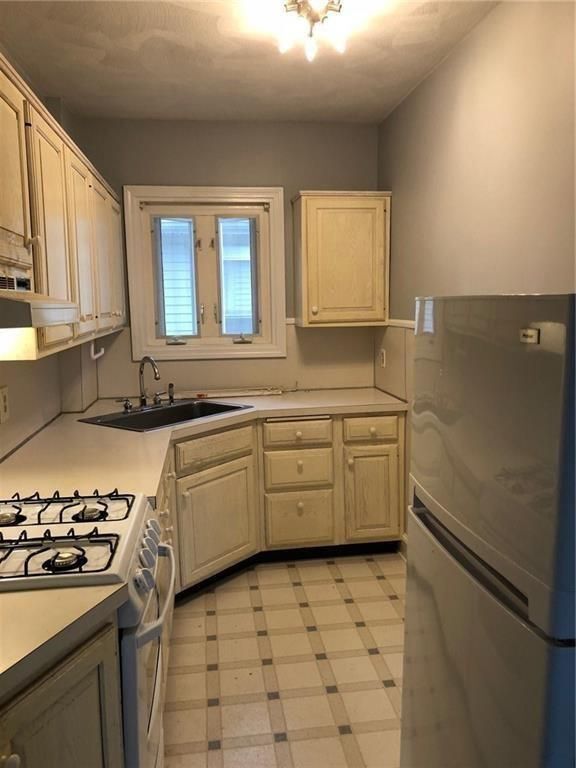 356 Orient Ave in Pawtucket, RI - Building Photo - Building Photo