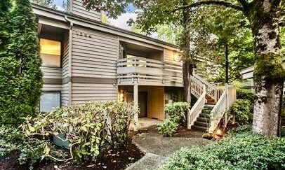 1344 Bellevue Way NE in Bellevue, WA - Building Photo
