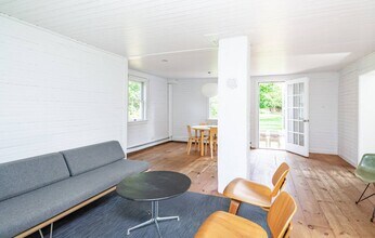 706 Springs Fireplace Rd in East Hampton, NY - Building Photo - Building Photo