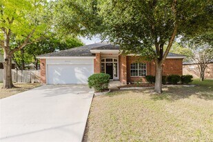 6614 Bramber Ln in Austin, TX - Building Photo