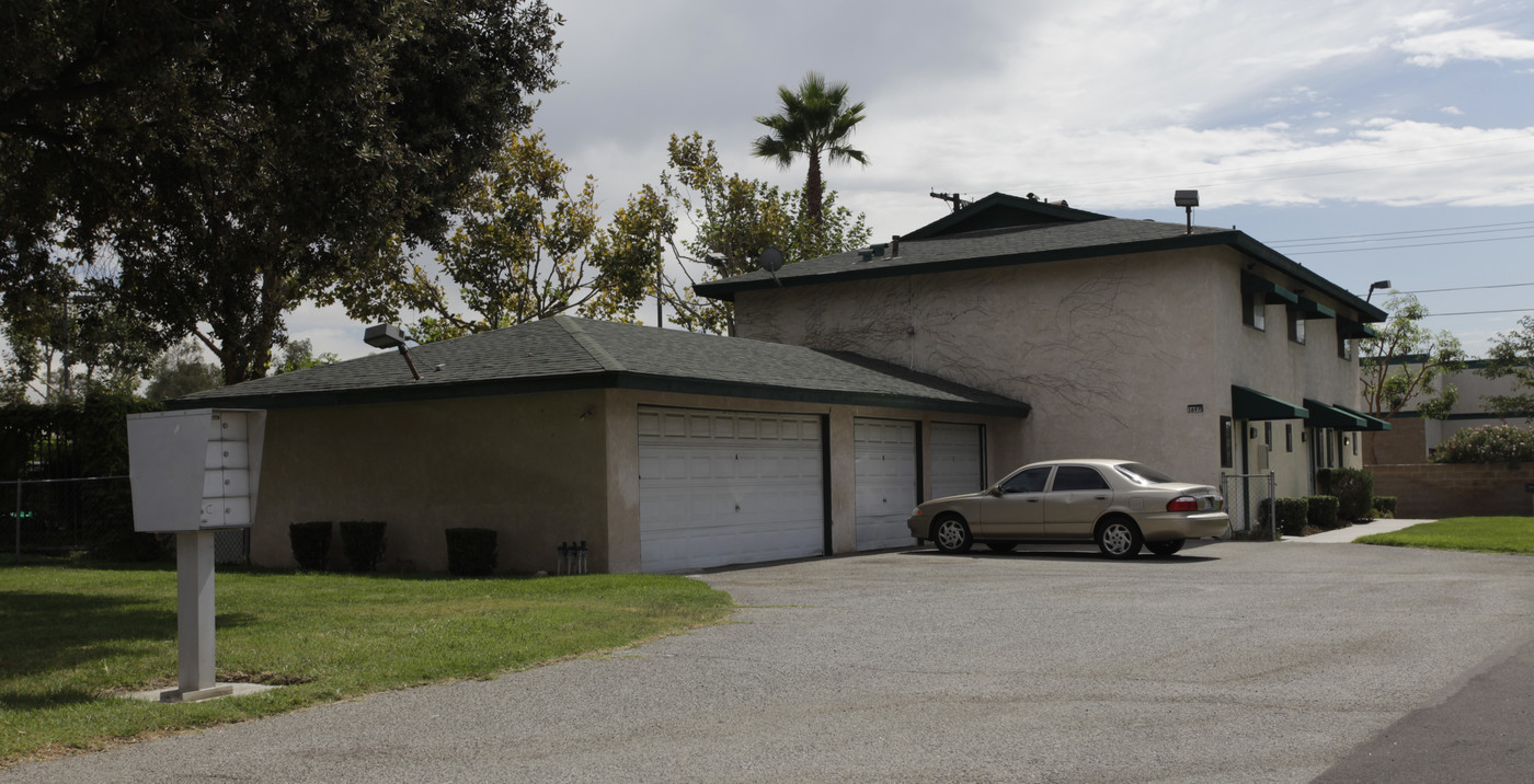 16975-16965 Reed St in Fontana, CA - Building Photo