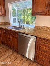 1075 Triunfo Canyon Rd in Westlake Village, CA - Building Photo - Building Photo