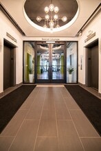 Town Residences in Detroit, MI - Foto de edificio - Building Photo