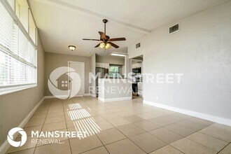 3521 Schwalbe Dr in Sarasota, FL - Foto de edificio - Building Photo