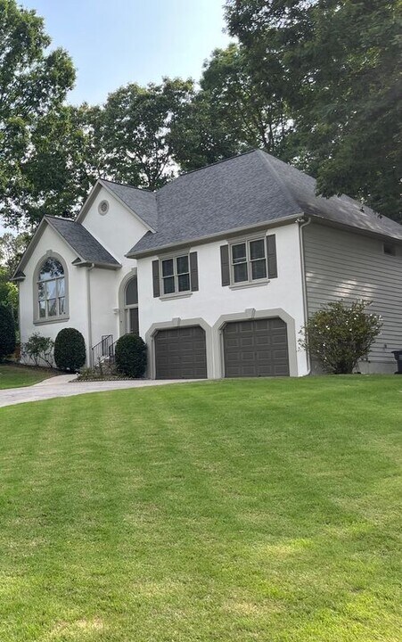 1210 Commonwealth Ave SW in Marietta, GA - Building Photo