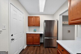 2516 Peachwood Cir NE in Atlanta, GA - Foto de edificio - Building Photo