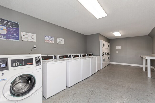 Garden View Terrace in Nashville, TN - Building Photo - Building Photo