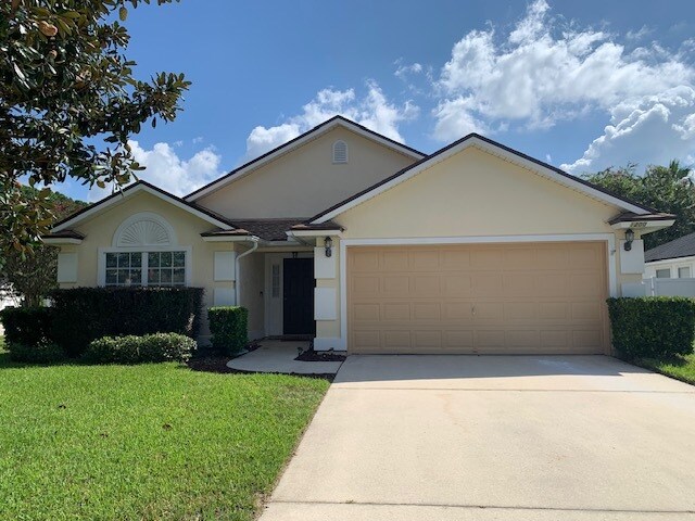1200 Woodchurch Ln in St. Augustine, FL - Building Photo