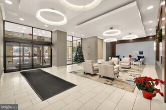 4515 Willard Ave in Chevy Chase, MD - Building Photo - Building Photo