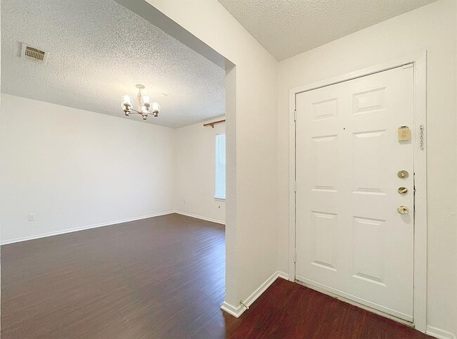 656 Mairo St in Austin, TX - Building Photo - Building Photo