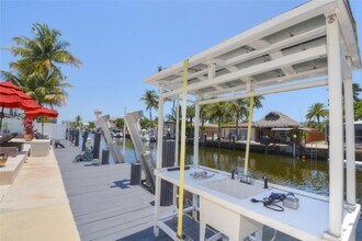 2228 SE 10th St in Pompano Beach, FL - Foto de edificio - Building Photo