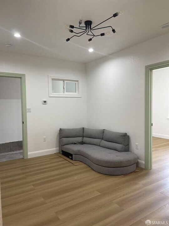 1435 Newcomb Ave in San Francisco, CA - Building Photo