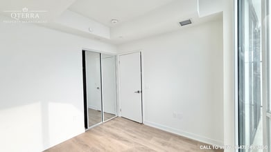 1 Fairview Rd E in Mississauga, ON - Building Photo - Building Photo