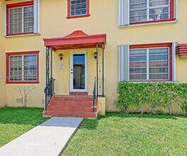 661 SW 11th St in Miami, FL - Building Photo - Building Photo