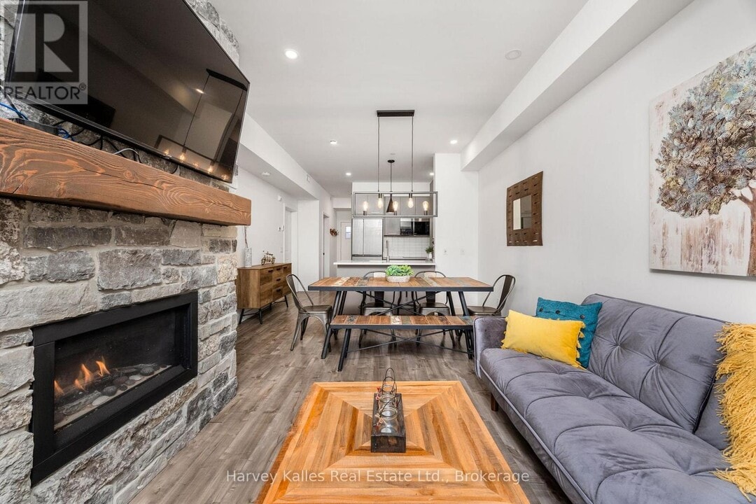 16 Beckwith Ln in Blue Mountains, ON - Building Photo