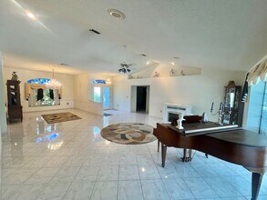 5638 Country Lakes Dr in Sarasota, FL - Building Photo - Building Photo