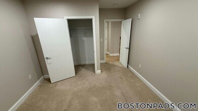 75 S Main St, Unit 315 in Attleboro, MA - Foto de edificio - Building Photo