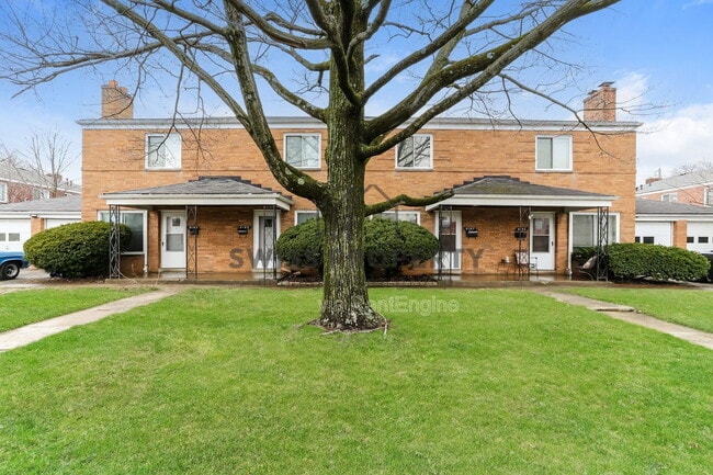 4187 Indianola Ave in Columbus, OH - Building Photo - Building Photo