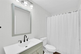 1407 Kent St in Taylor, TX - Building Photo - Building Photo