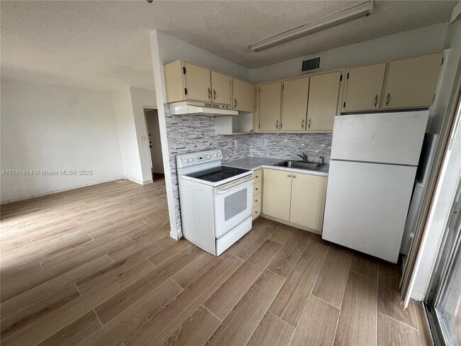 1126 SW 3rd St in Miami, FL - Building Photo - Building Photo