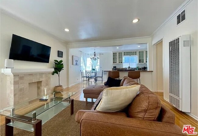 938 6th St in Santa Monica, CA - Building Photo - Building Photo