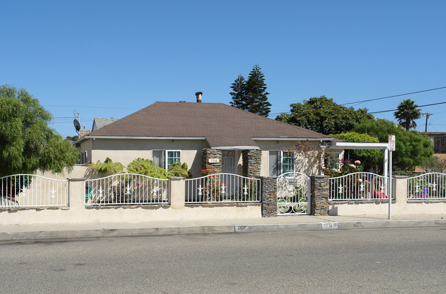 708-716 2nd St in Port Hueneme, CA - Building Photo - Building Photo