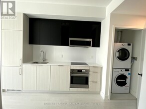 308-1308 Jarvis St in Toronto, ON - Building Photo - Building Photo