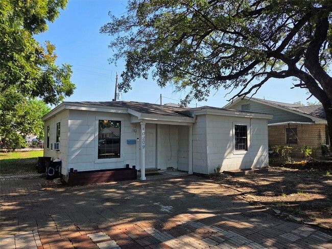 10209 Palestine St in Houston, TX - Building Photo - Building Photo