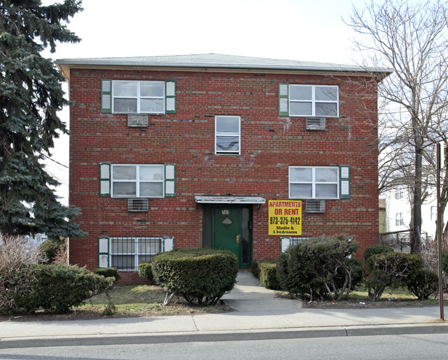 743 Grove St in Irvington, NJ - Building Photo - Building Photo