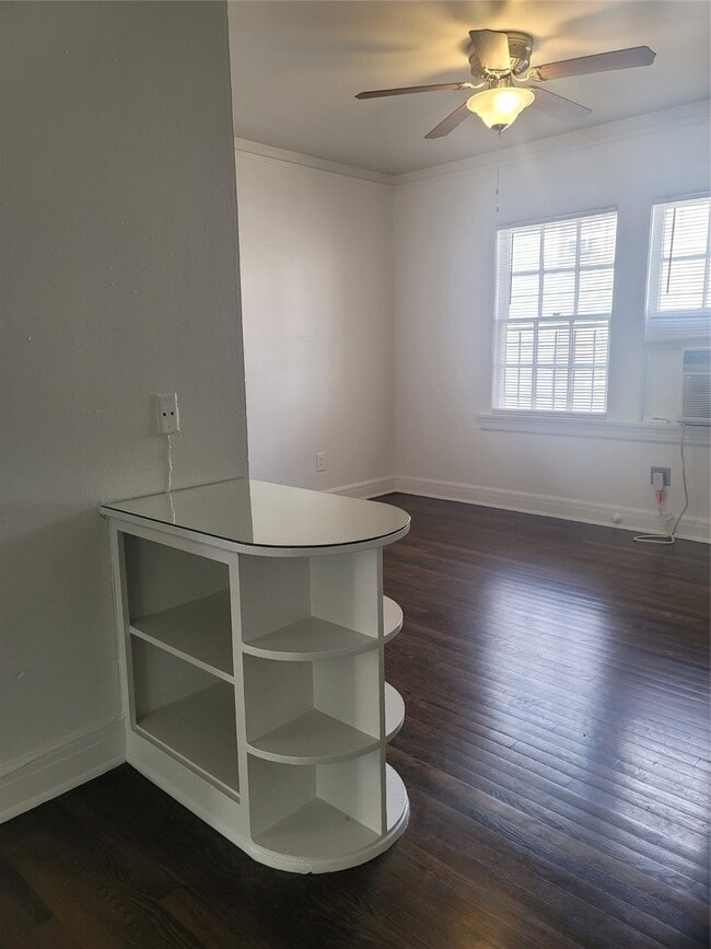 property at 5622 Chartres St