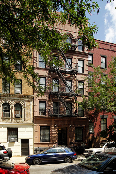 53 W 11th St in New York, NY - Building Photo