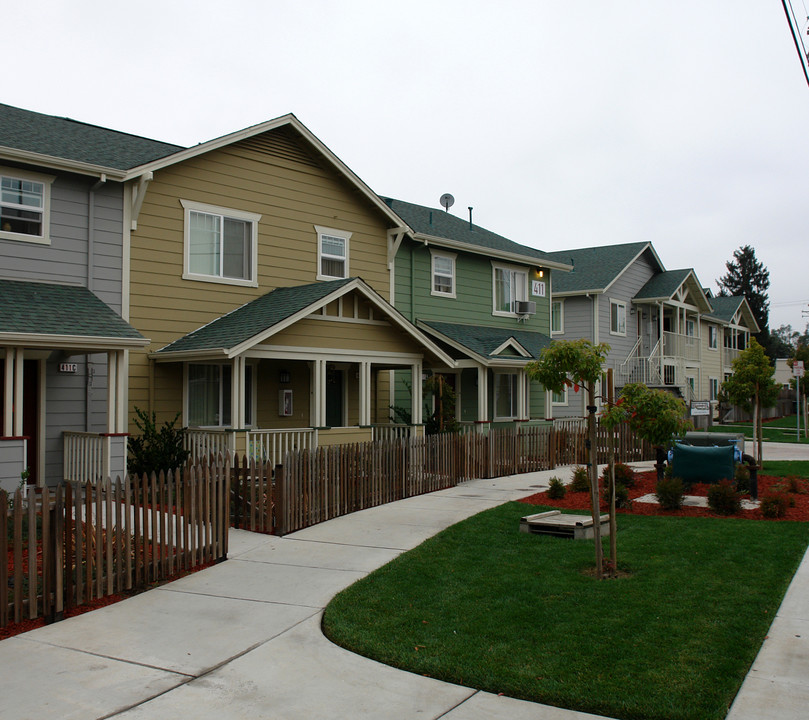 Timothy Commons in Santa Rosa, CA - Foto de edificio