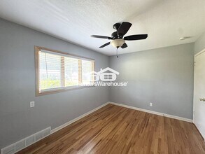 5813 Clark St in Des Moines, IA - Building Photo - Building Photo