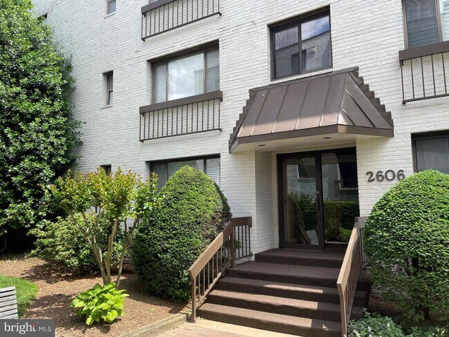 2606 Tunlaw Rd NW in Washington, DC - Building Photo - Building Photo