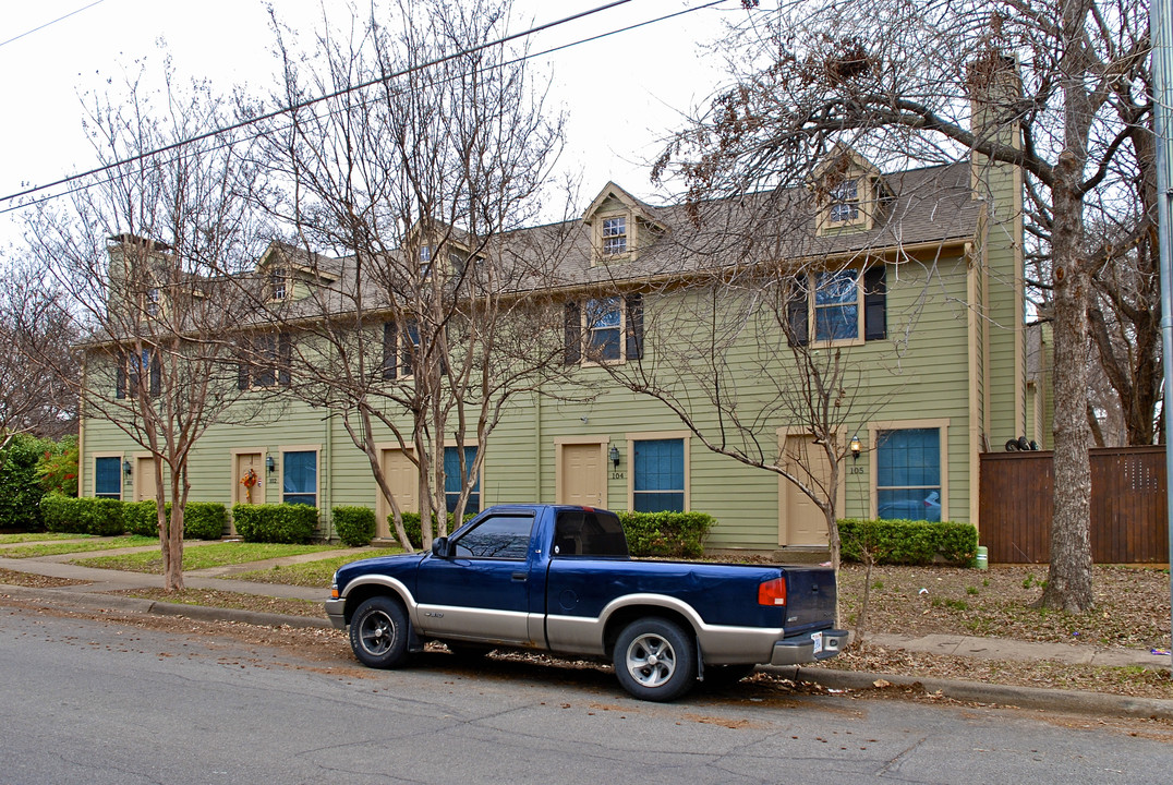 1221 Abrams Condo apartments in Dallas, TX - Building Photo