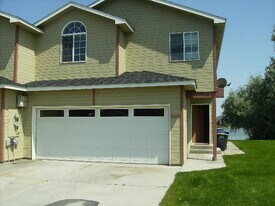 501 Laguna Dr in Moses Lake, WA - Building Photo