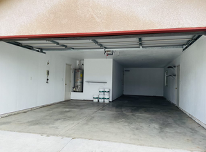 1198 Hartley Dr in Hanford, CA - Building Photo - Building Photo